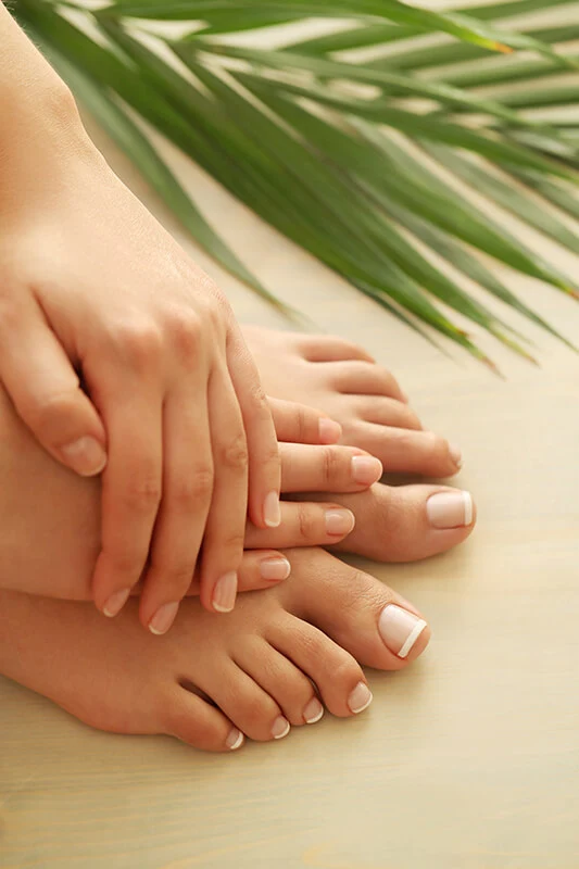 Healthy natural nails and beautiful feet after using Metanail Complex nail serum